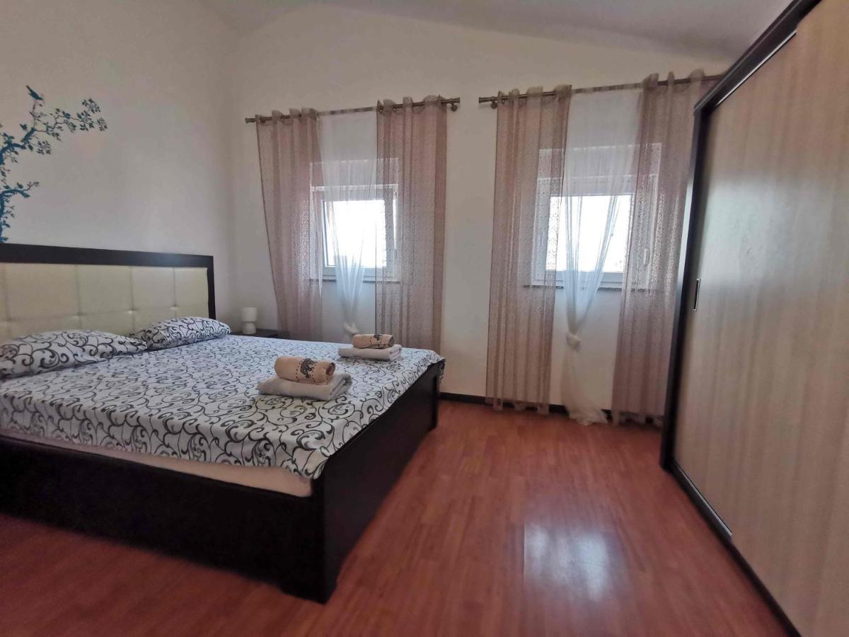Apartmani Viktorija Fažana Exteriör bild