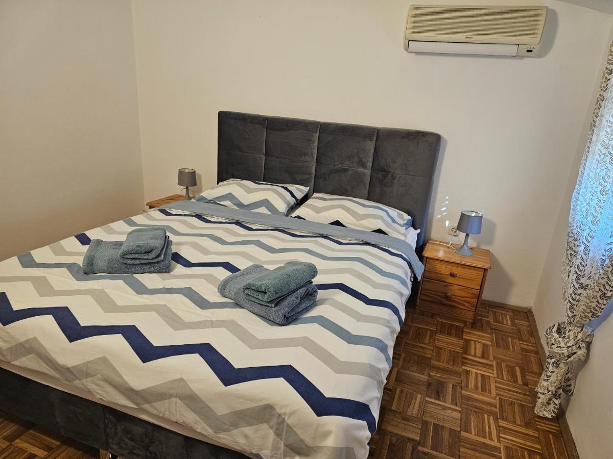 Apartmani Viktorija Fažana Exteriör bild